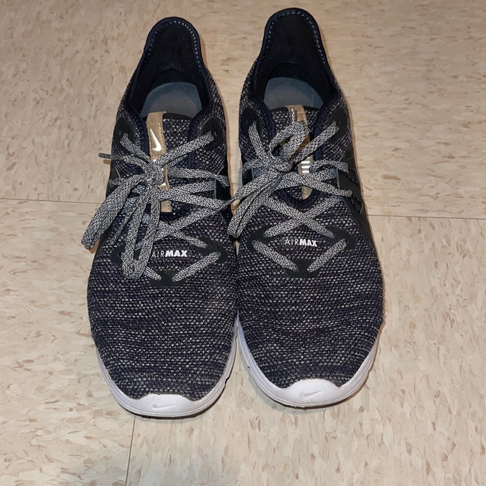 EUC Nike Air Max